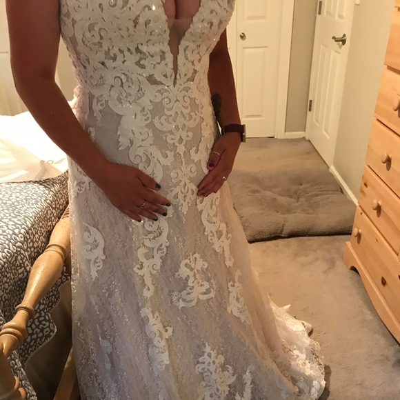 Brand new Maggie Sattero Wedding Dress - Picture 3 of 6